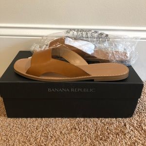 Banana Republic Women’s Leather Slides never worn